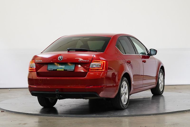 Škoda Octavia - fotka 2 z 24