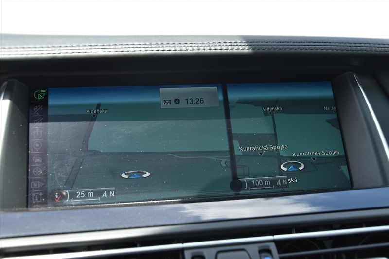 BMW Řada 5 530d xDrive M PAKET PANORAMA - fotka 21 z 28
