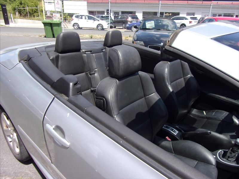 Peugeot 307 2,0 16V CC 100kW - fotka 10 z 28