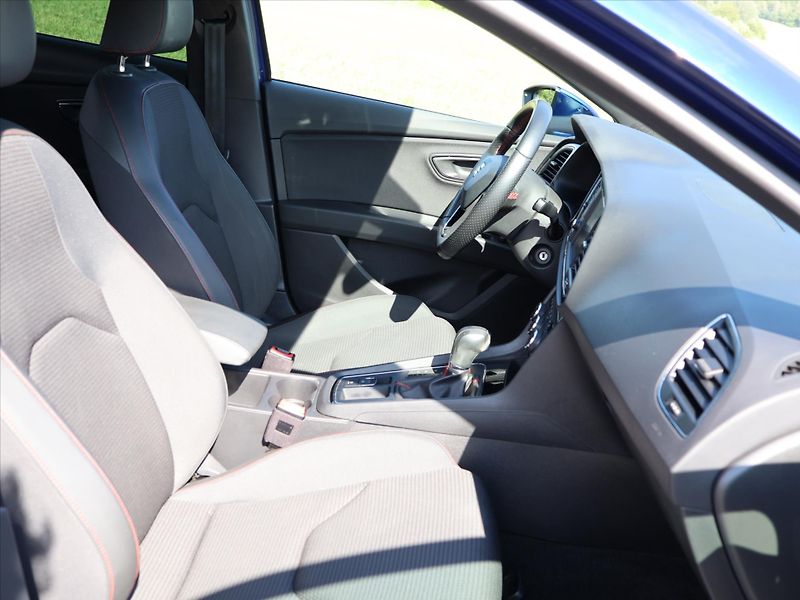 Seat Leon FR 1,8 TSI 132kW DSG CZ - fotka 13 z 34