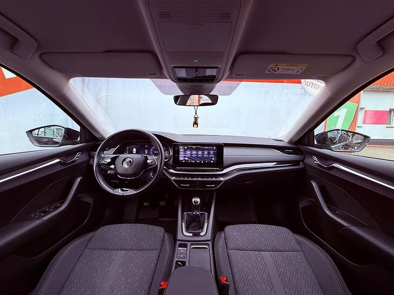Škoda Octavia 2.0 TDi Style, ČR, 1.Maj, Serv - fotka 16 z 33