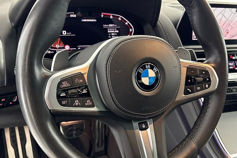 BMW Řada 8 M850i xDrive - fotka 19 z 28