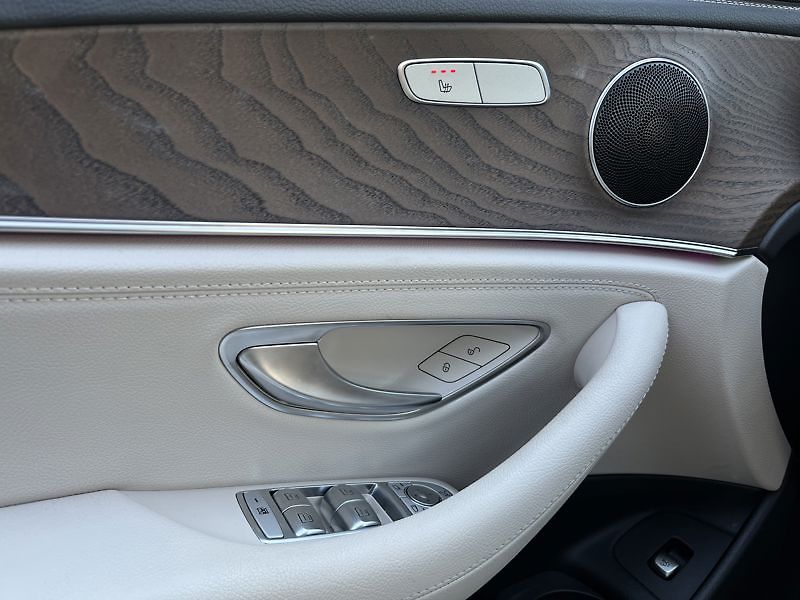 Mercedes-Benz Třídy E Třída E 200 4MATIC Exclusive - fotka 13 z 18