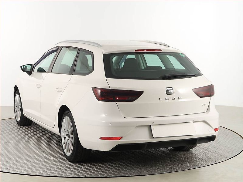 Seat Leon (2019) Style 1.5 TGI CNG, Tempomat - fotka 4 z 17
