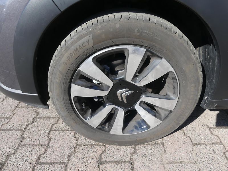 Citroën C3 (2024) 1,2 PureTech 110 MAN6 SHINE+ - fotka 22 z 23
