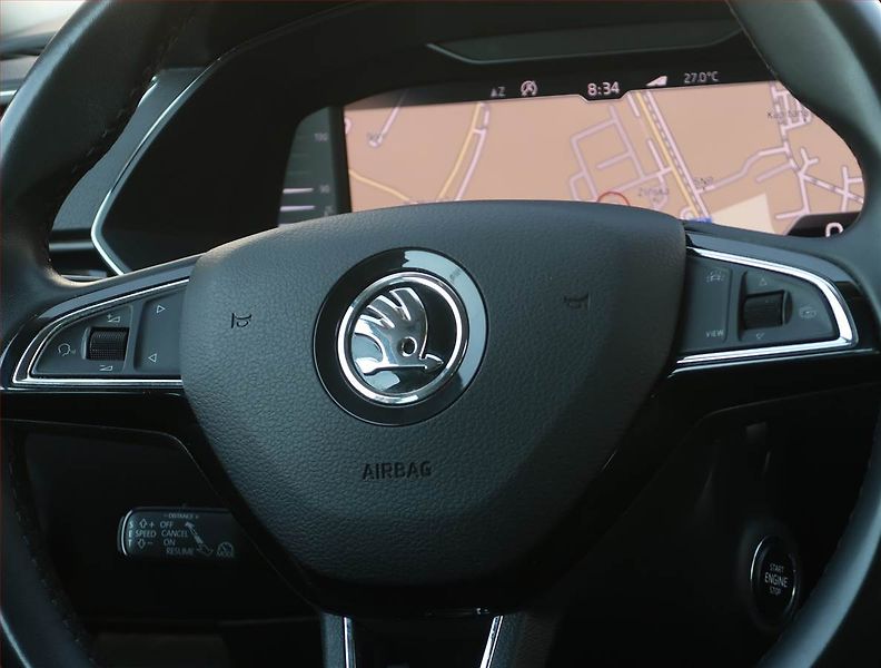 Škoda Superb (2019) Laurin&Klement 2.0 TDI, ČR,DPH - fotka 26 z 26