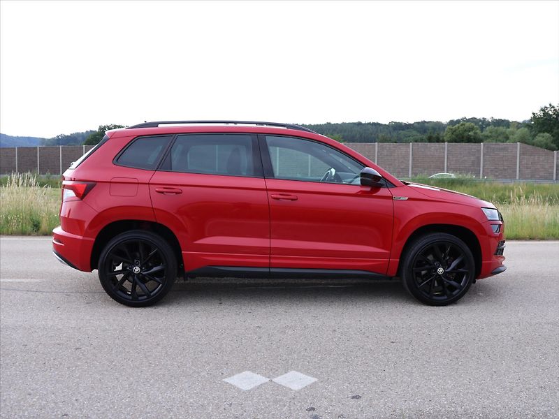 Škoda Karoq 1.5 TSI Sportline Virtual 1.Ma - fotka 8 z 28