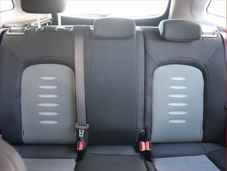 Kia Ceed (2014) 1.4 CVVT, Tempomat - fotka 10 z 17