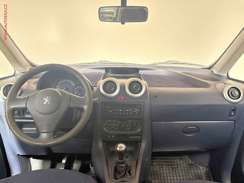 Peugeot 1007 (2006) 1.4i, AC, tažné - fotka 8 z 14