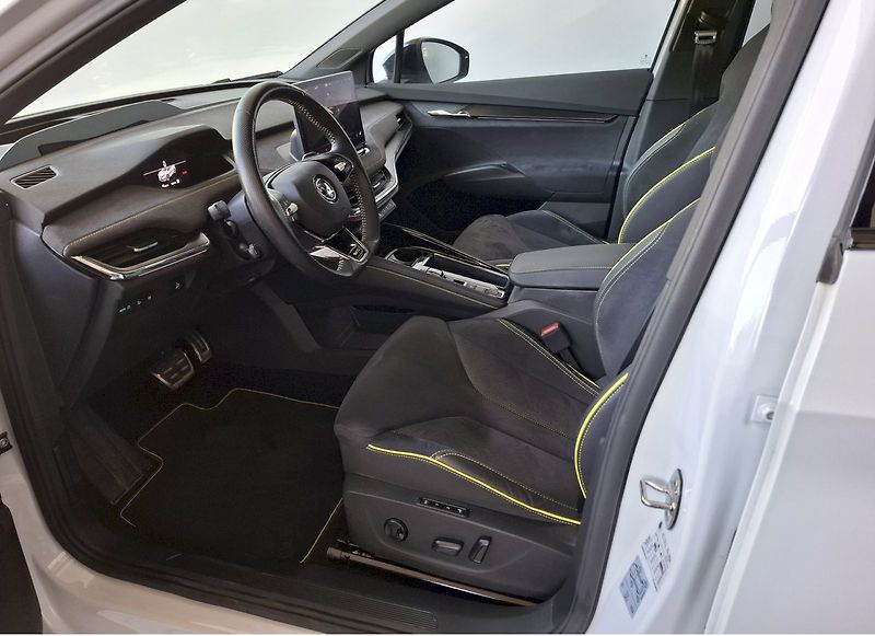 Škoda Enyaq (2022) IV RS 4X4 220/82 E1A - fotka 7 z 26