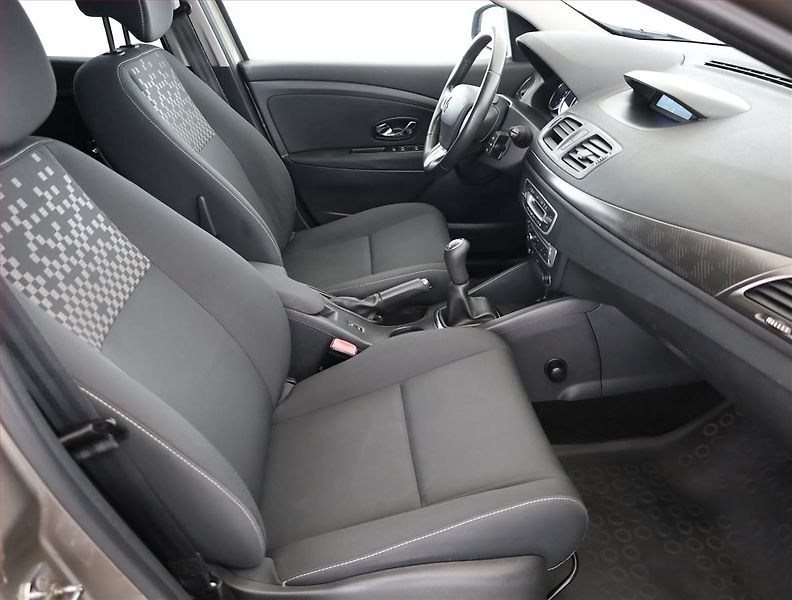Renault Mégane (2013) 1.6 16V, Tempomat - fotka 7 z 13