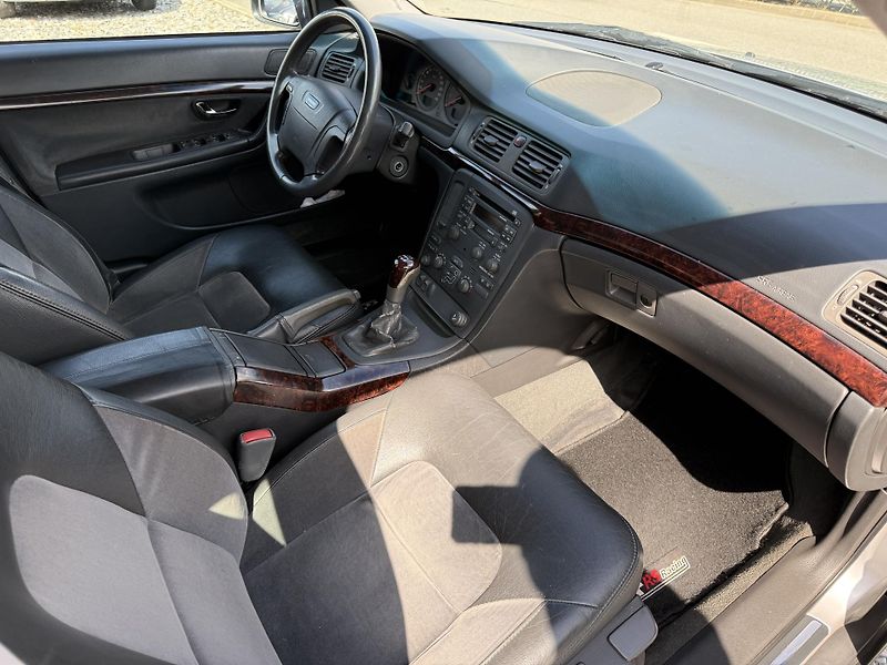 Volvo S80 2.4T ZACHOVALY SERVISOVANY VUZ - fotka 9 z 12