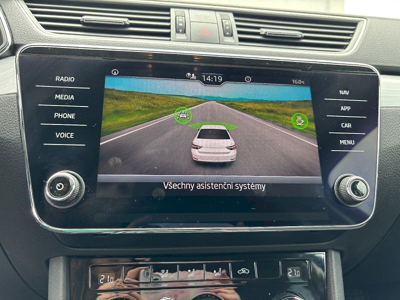 Škoda Superb (2022) GRT AMB TS 110/1.5 M6F - fotka 38 z 42