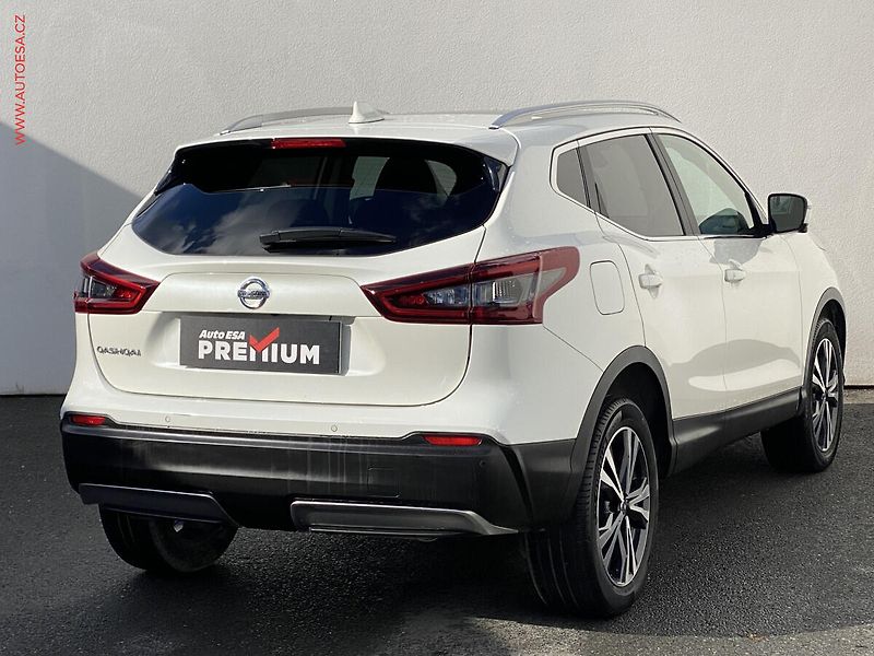 Nissan Qashqai (2021) 1.3 DiG-T, ČR, N-Connecta - fotka 4 z 19