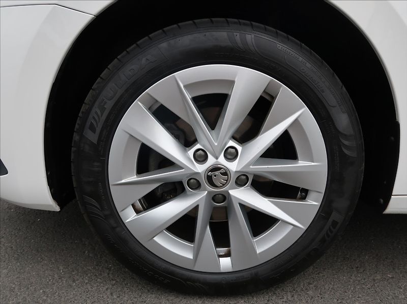 Škoda Octavia 2,0 TDi,1majČR,Style,S.kn.,DPH - fotka 23 z 27