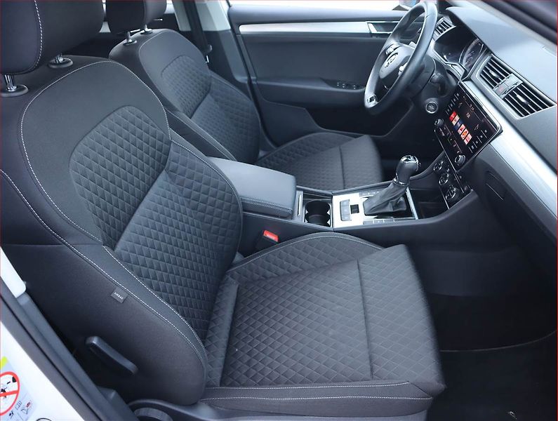 Škoda Superb (2021) Business Plus iV 1.4 TSI PHEV - fotka 9 z 25