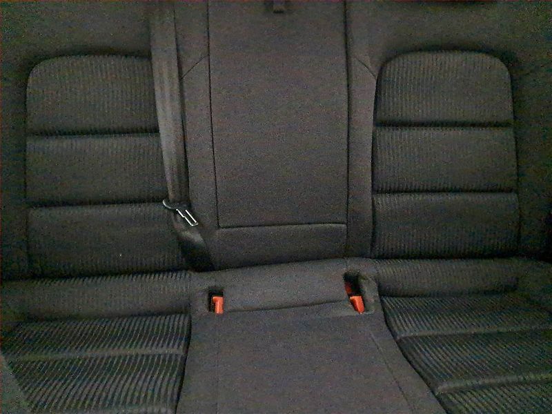 Audi A4 (2010) 2.0 TDI, nová STK - fotka 10 z 15