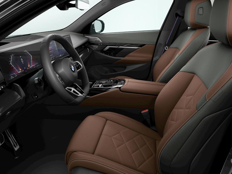 BMW Řada 5 (2026) 540d xDrive Touring - fotka 6 z 10