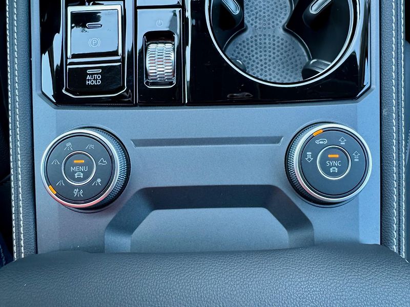 Volkswagen Touareg (2024) Model 2025, Kůže, VZDUCH,Tažné - fotka 26 z 43
