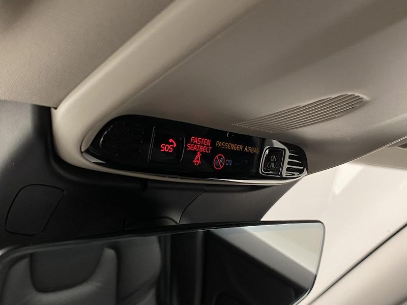 Volvo V60 D4 INSCRIPTION AUT REZERVACE - fotka 29 z 47