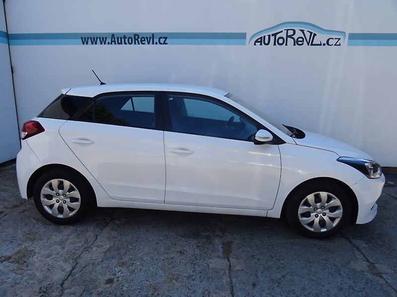 Hyundai i20 (2016) 1.2i,1maj,S.kniha,klima - fotka 5 z 21