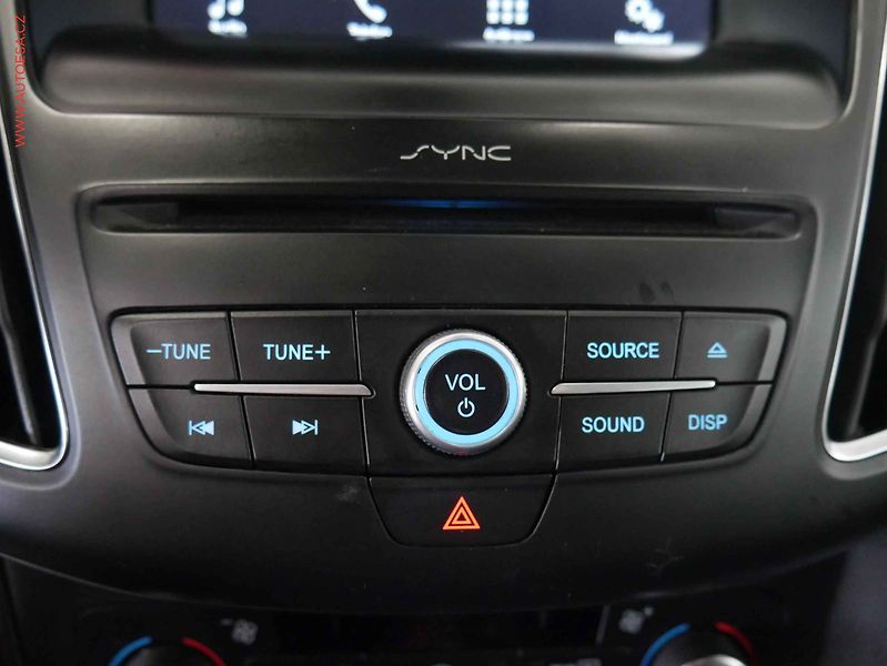 Ford Focus (2018) 1.5 TDCI, Klima - fotka 13 z 17