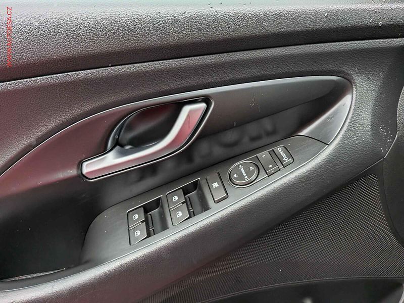 Hyundai i30 (2020) 1.5 T-GDi, 1.maj,ČR, servis - fotka 12 z 16