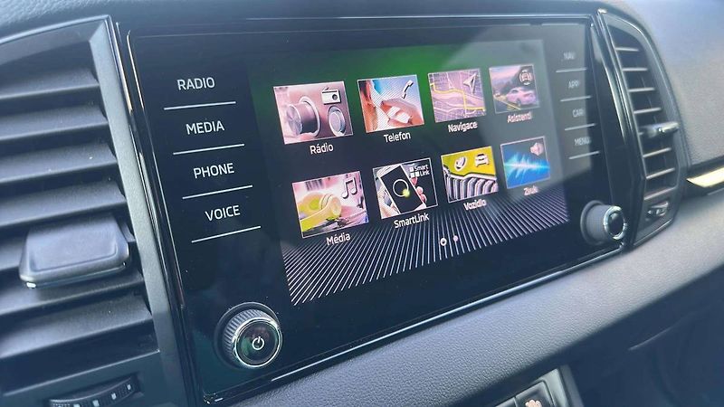 Škoda Karoq Sportline 2,0 TSI 140kW DSG7 4 - fotka 13 z 32