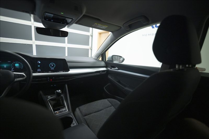 Volkswagen Golf 1,5 TSI KEYLESS KAMERA VÝHŘEV - fotka 15 z 42