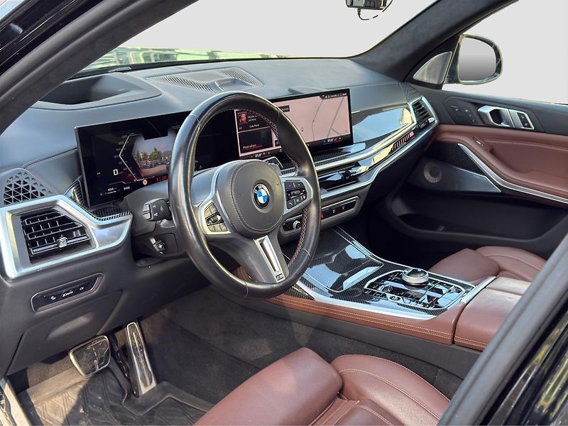 BMW X7 M60i xDrive - fotka 10 z 21