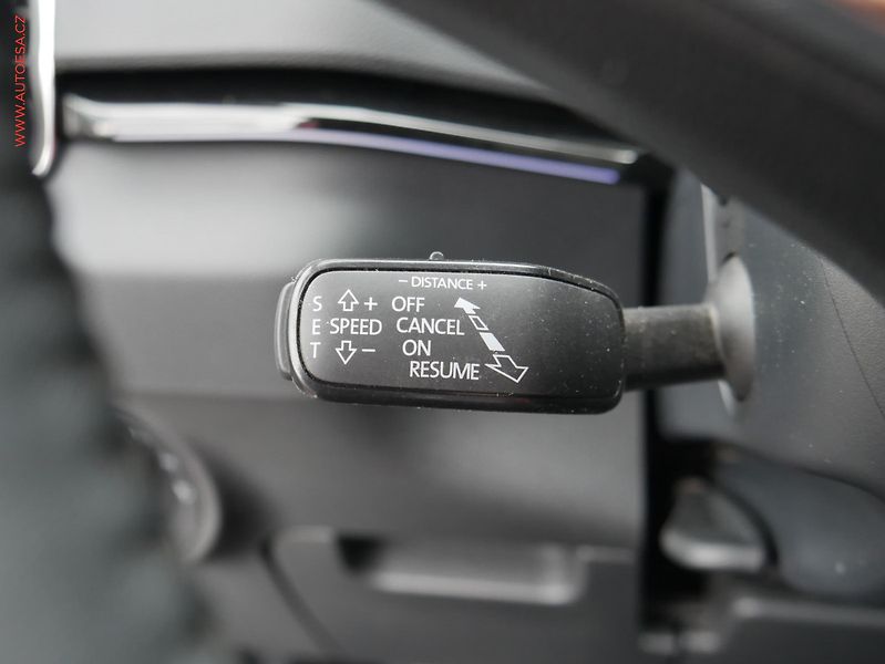 Škoda Karoq (2022) 2.0 TDi 4x4, Style, DSG, LED - fotka 14 z 27