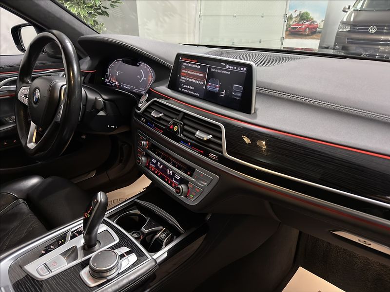 BMW Řada 7 3,0   730D XD LASER MASÁŽE ČR - fotka 26 z 45