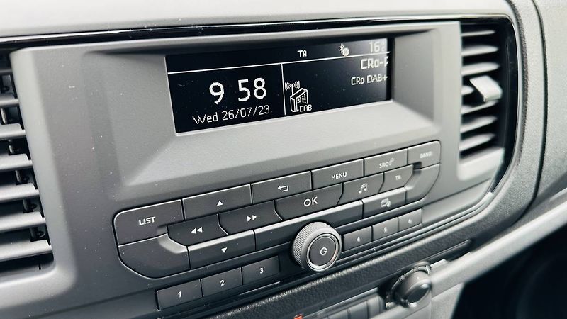 Opel Vivaro Van L1H1 (M) 2.0CDTi MT6 106kW - fotka 14 z 24