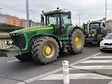 Traktory a další stroje při protestech zemědělců v Praze - 7. března 2014