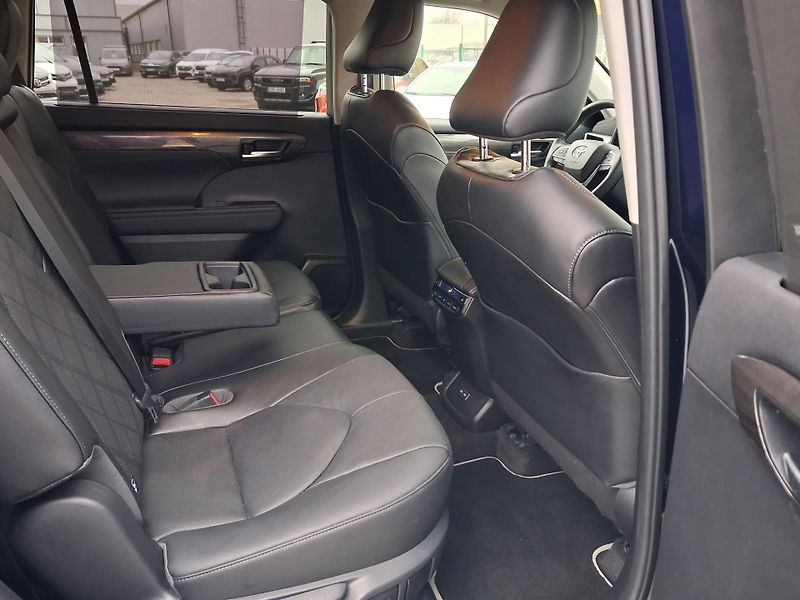 Toyota Highlander 2.5 HSD e-CVT AWD Executive - fotka 21 z 29