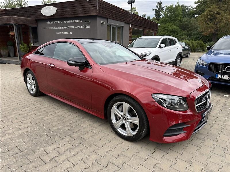 Mercedes-Benz Třídy E 220d AMG Avantgarde Kupé - fotka 2 z 22