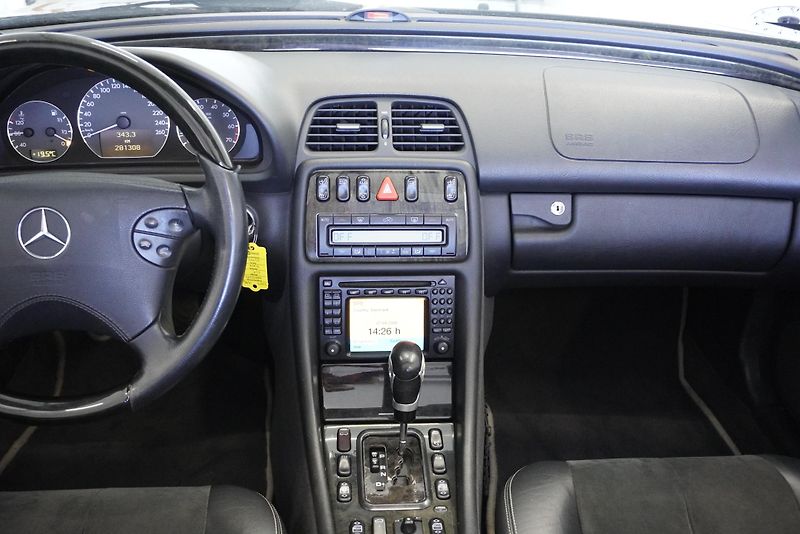Mercedes-Benz CLK 4,3 AMG V8 AUTOMAT - fotka 26 z 28