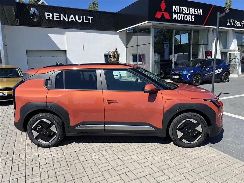 Kia EV3 (2026) 150 KW + 81,4 KWH V2L  EARTH - fotka 4 z 24