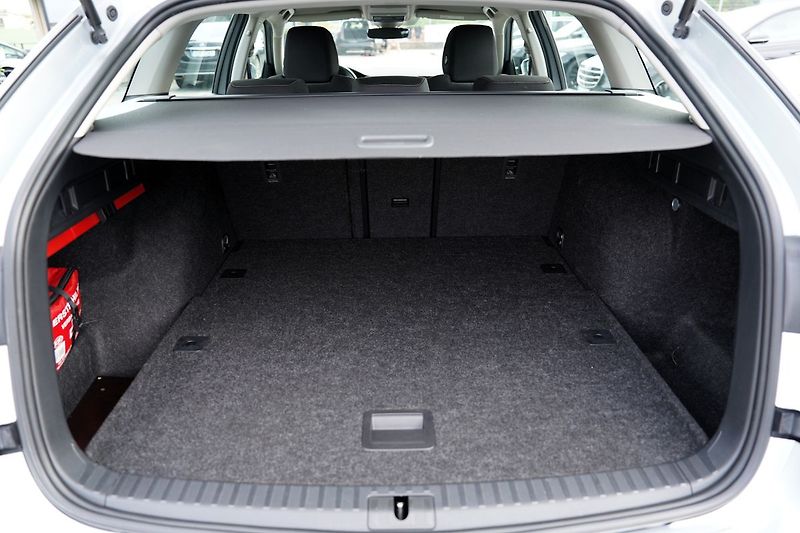 Škoda Octavia IV  2.0 TDI DSG 4x4/150 PS - fotka 12 z 43