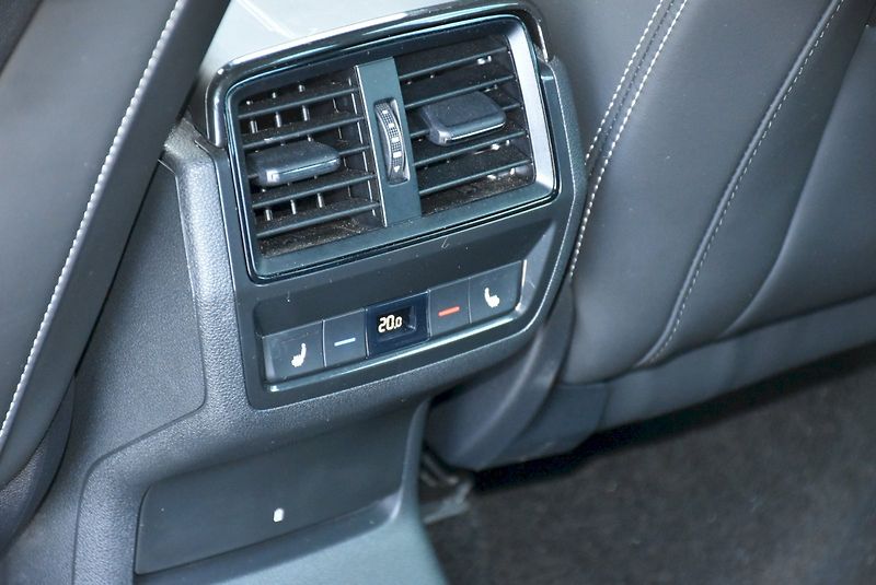 Škoda Kodiaq (2024) Sportline Plus 2.0 TDI 147kW 4 - fotka 28 z 35