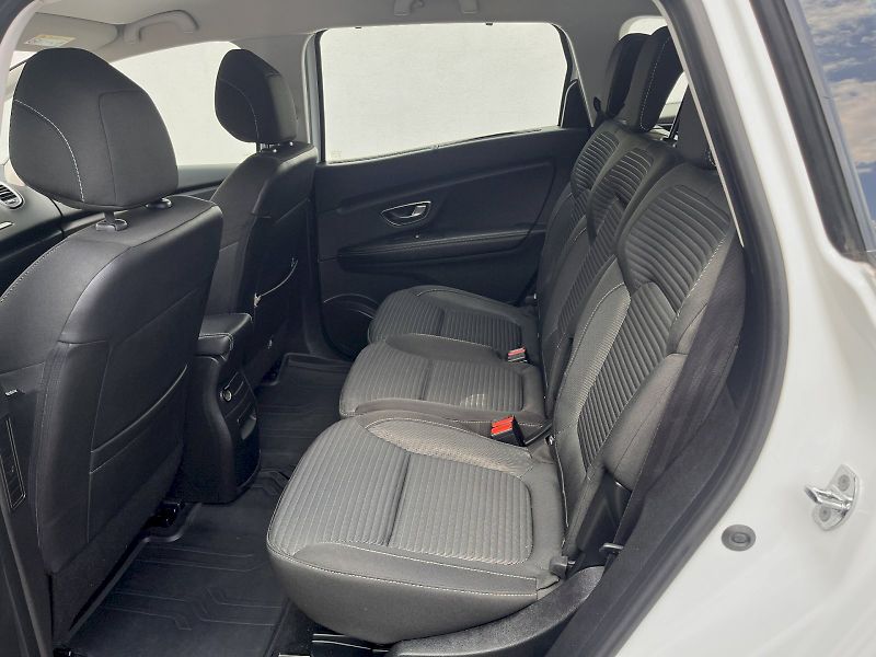 Renault Grand Scénic (2018) 1,3TCe 103KW Zen *REZERVACE - fotka 11 z 21