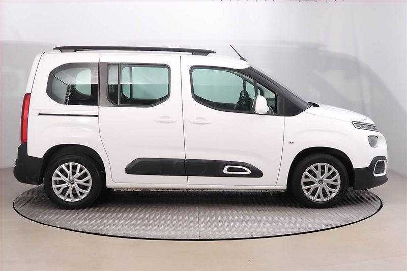 Citroën Berlingo (2019) Feel 1.5 BlueHDi, 5Míst, ČR - fotka 6 z 17