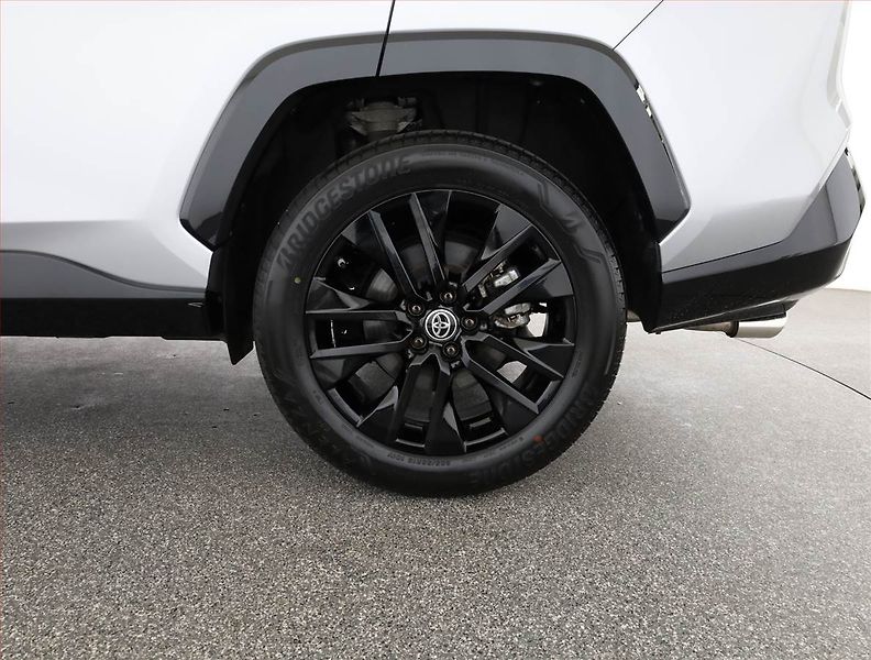 Toyota RAV4 (2024) 2.5 Hybrid - fotka 12 z 16