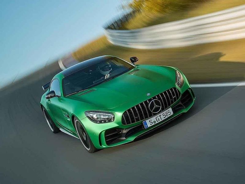 Mercedes-AMG GT R.