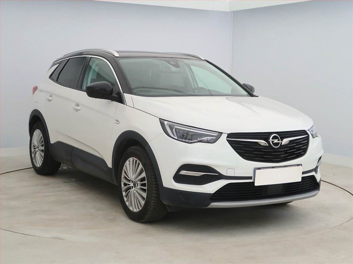 Opel Grandland X 1.2 Turbo, ČR,1.maj