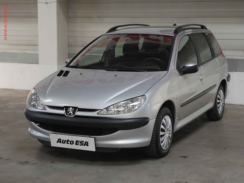 Peugeot 206 (2004) 1.4i, AC, el. výbava - fotka 3 z 17