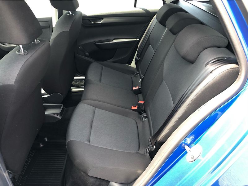 Škoda Fabia COMBI 1.0 TSi ACTIVE - fotka 12 z 27