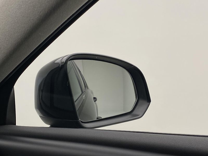 Volvo XC40 T2 KINETIC AUT REZERVACE - fotka 30 z 39