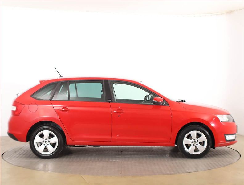 Škoda Rapid (2016) Spaceback 1.2 TSI, Tempomat - fotka 6 z 16