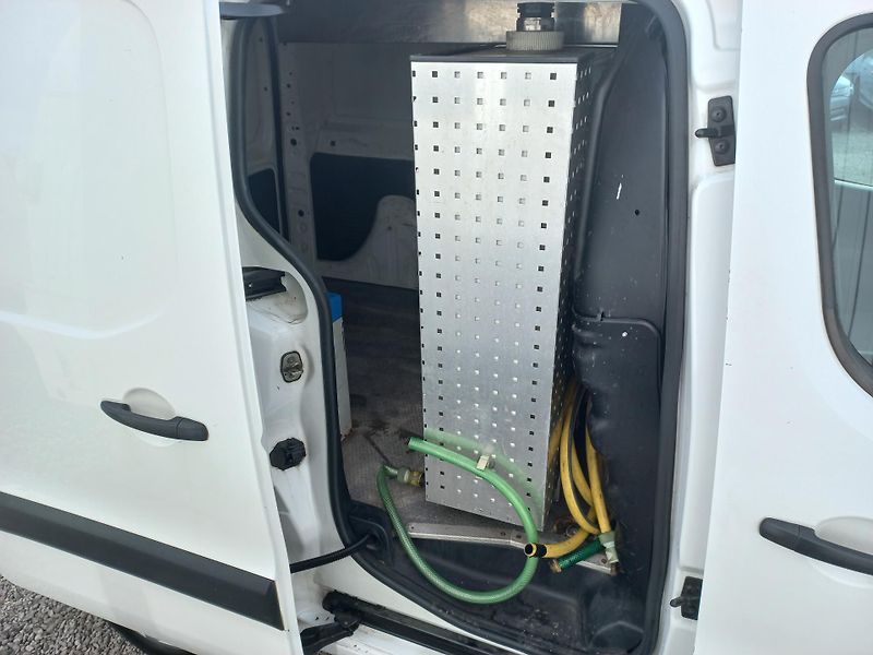 Peugeot Partner (2019) 1.6HDi 73kW ČR DPH - fotka 12 z 17
